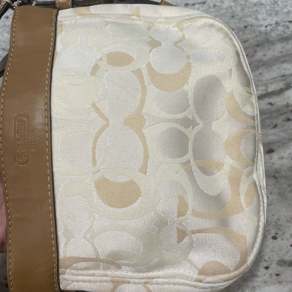 Coach Zoe Shoulder Bag - Cream/Tan Authentic - Picture 5 of 16